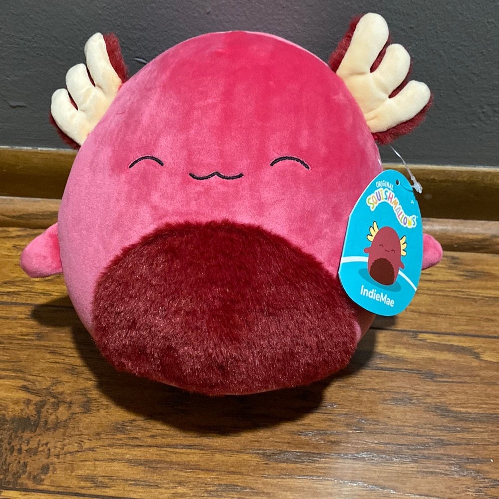 BRAND NEW SQUISH-MALLOW NAMED INDIEMAE 8”. YEAR 2023. NWT. SMOKE FREE HOME.